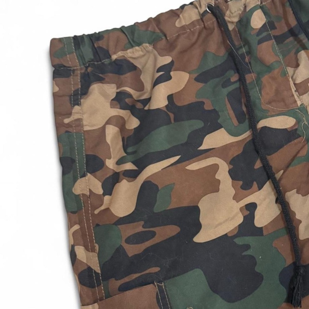 Camo Print Utility Cargo Pants - Picture 3 of 4